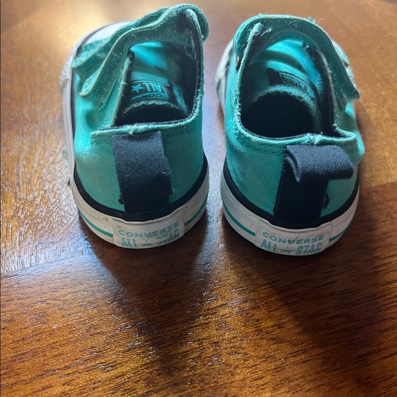 Toddler Girl Converse Shoes - Picture 2 of 3